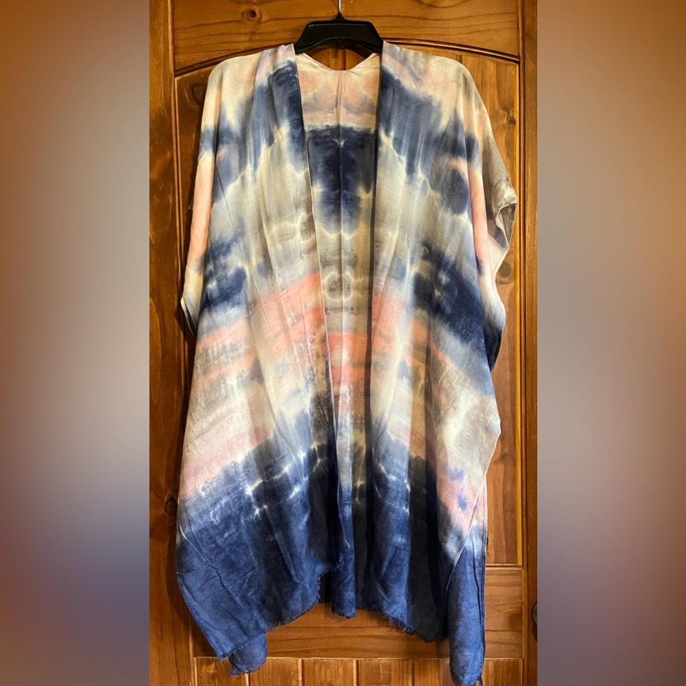 Beautiful lightweight boho tie dyed kimono!